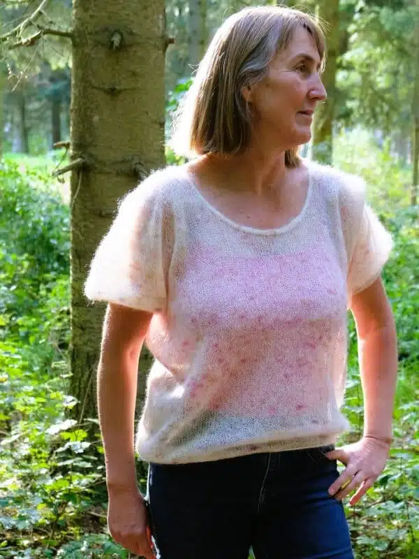 Silkemohair Puf designet af Annette Madsen. Strikket i Garnfryd Handdyed Silkmohair.