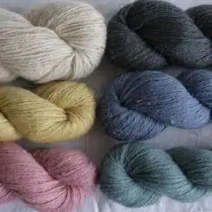 70% Økologisk Merino og 30% ubleget hør i en fantastisk blanding fra Imagine Wool