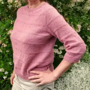 Sammensat 24 bluse strikket i GOTS Merino/hør fra Imagine Wool