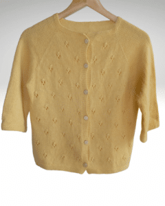Basic Cardigan - med Merino Lammeuld. Den elegante strikket med Merino Lammeuld