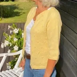 Garnfryds Cardigan strikket med to tråde af tynd Merino Lammeuld