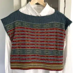 Isolde - bluse/vest strikket i tynd Merino Lammeuld.