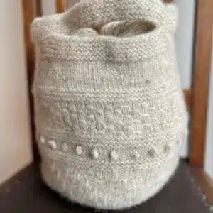 95 omgangs taske strikket i Garnfryds Nordiske uldgarn