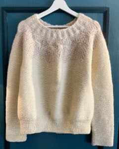 Asterie Sweater fra Moonstruck knits strikket i Garnfryds Finnuldsgarn DK.