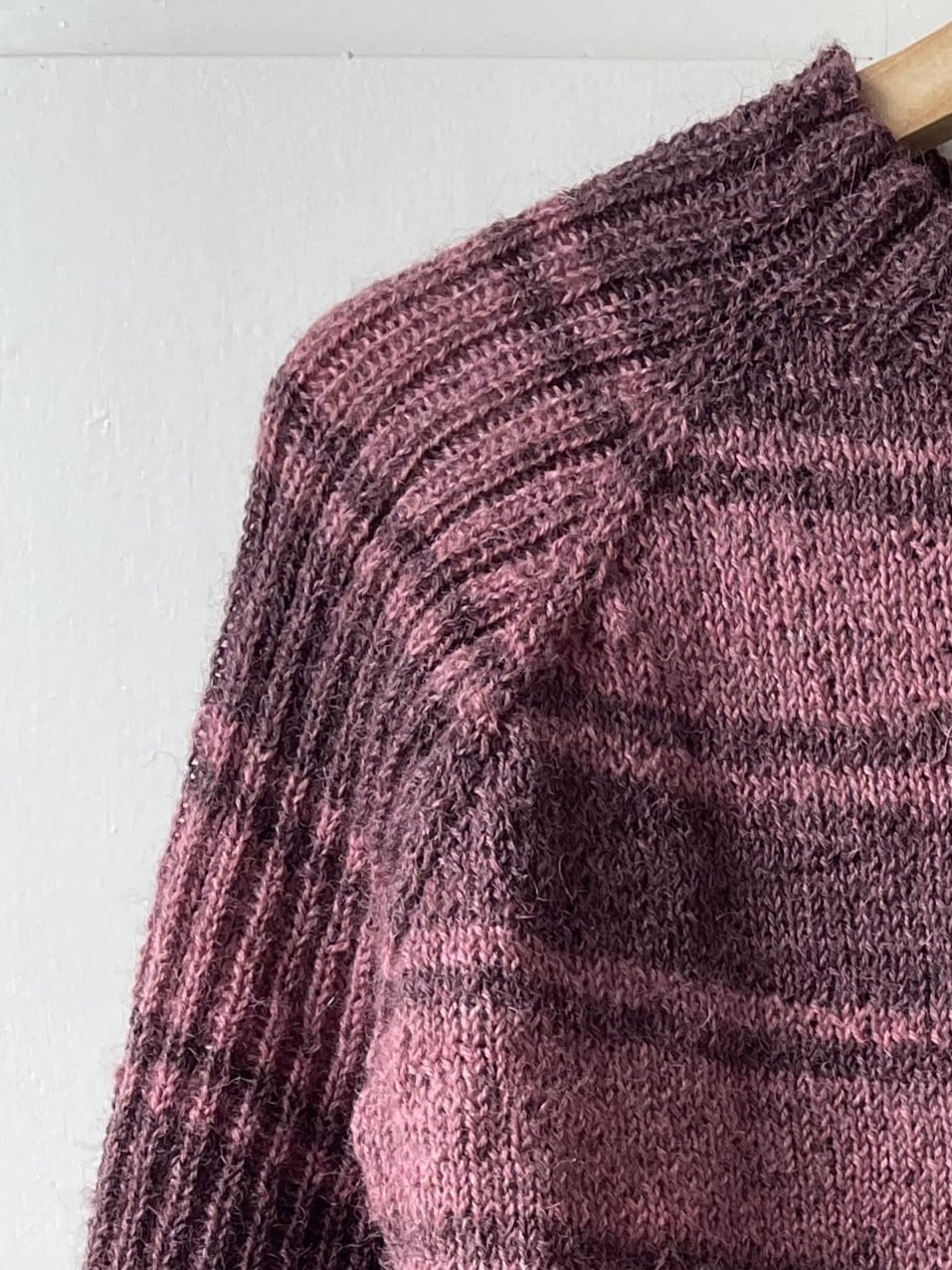 Garnfryd Sweater - strikkekit med opskrift og garn - Billede 2